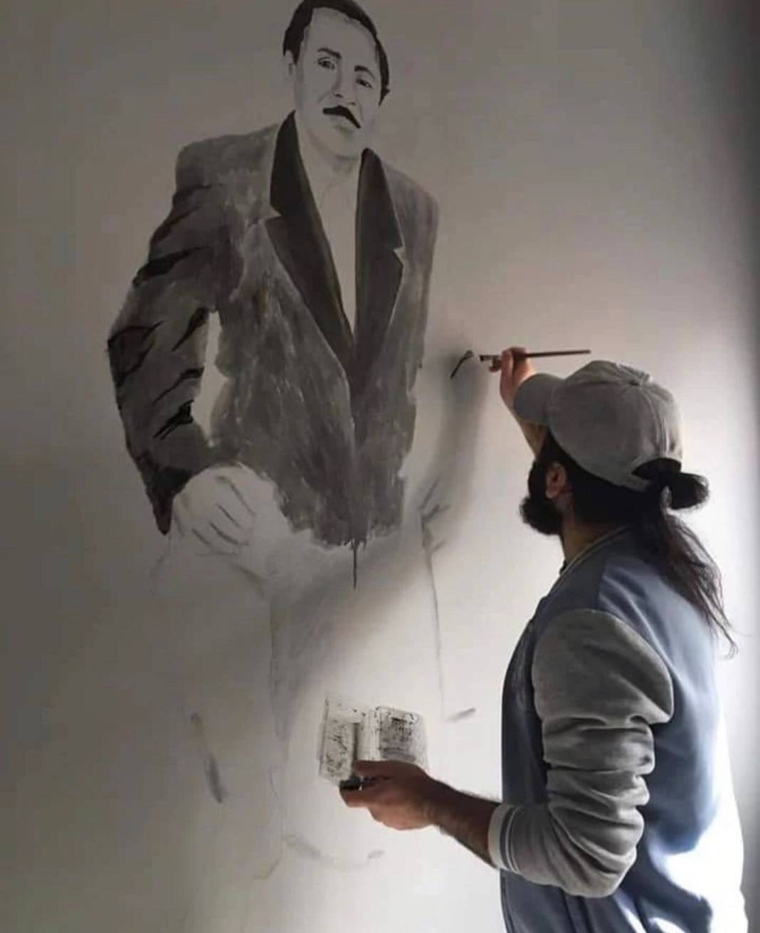 Konya’da gazetecilik mesleğinin stresini duvarlara resim yaparak atıyor 5